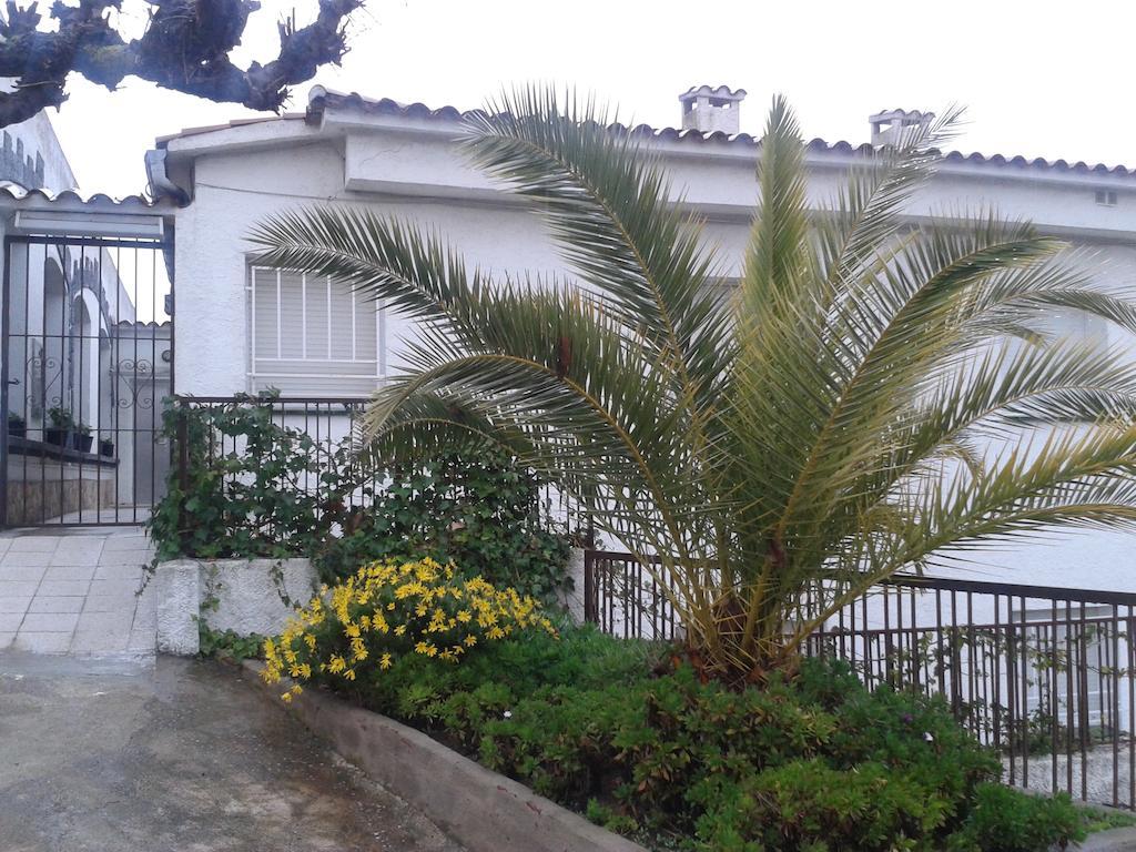 Hostal Los Pinares Lloret de Mar Exterior foto